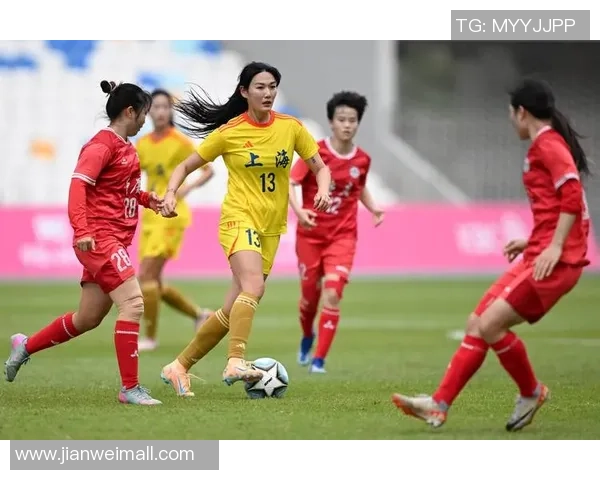 赛后分析:上海足球队与重庆足球队实力对比及比赛亮点回顾 赛后分析:上海足球队与重庆足球队实力对比及比赛亮点回顾